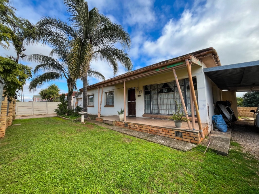 4 Bedroom Property for Sale in Bothasrus Eastern Cape